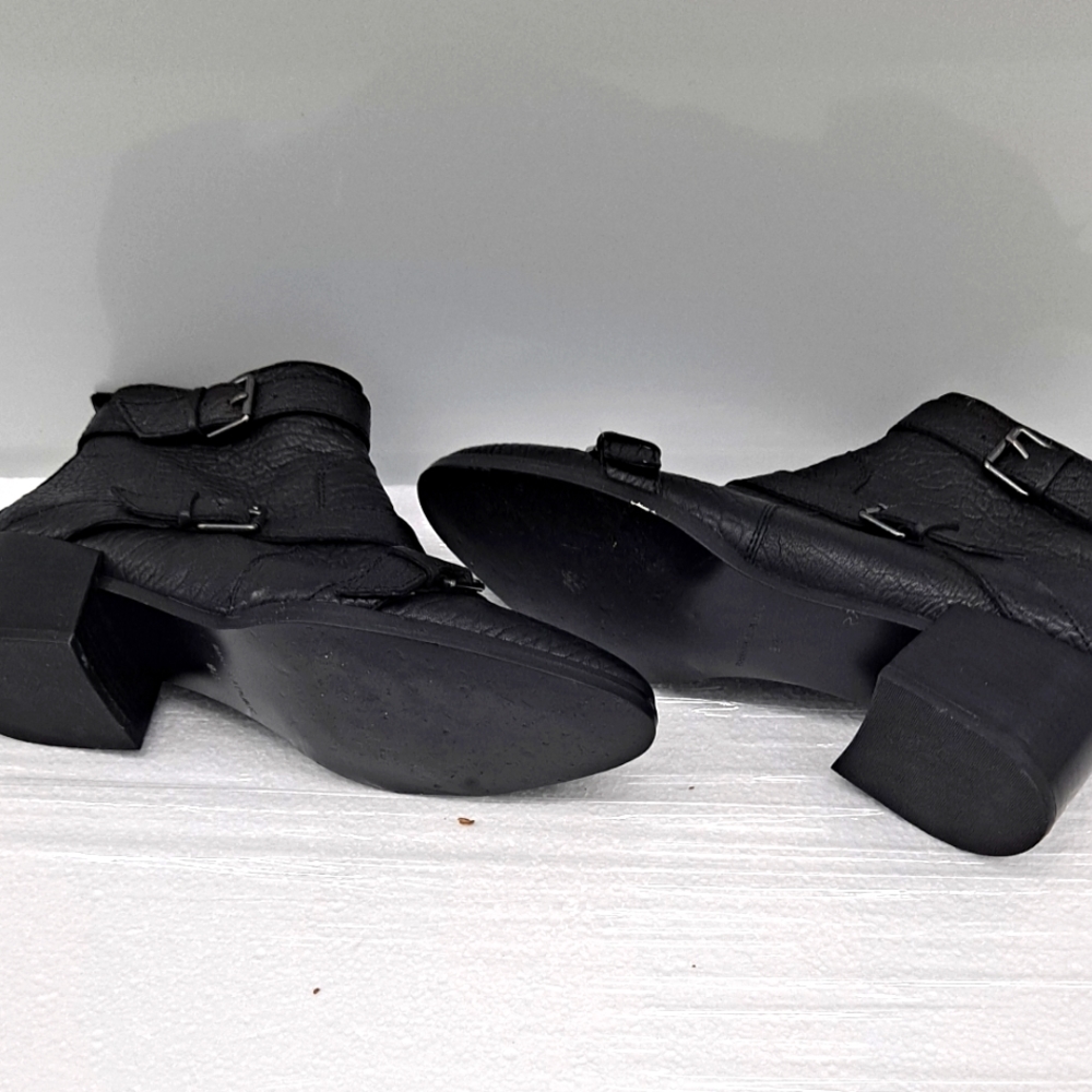 Black short boots